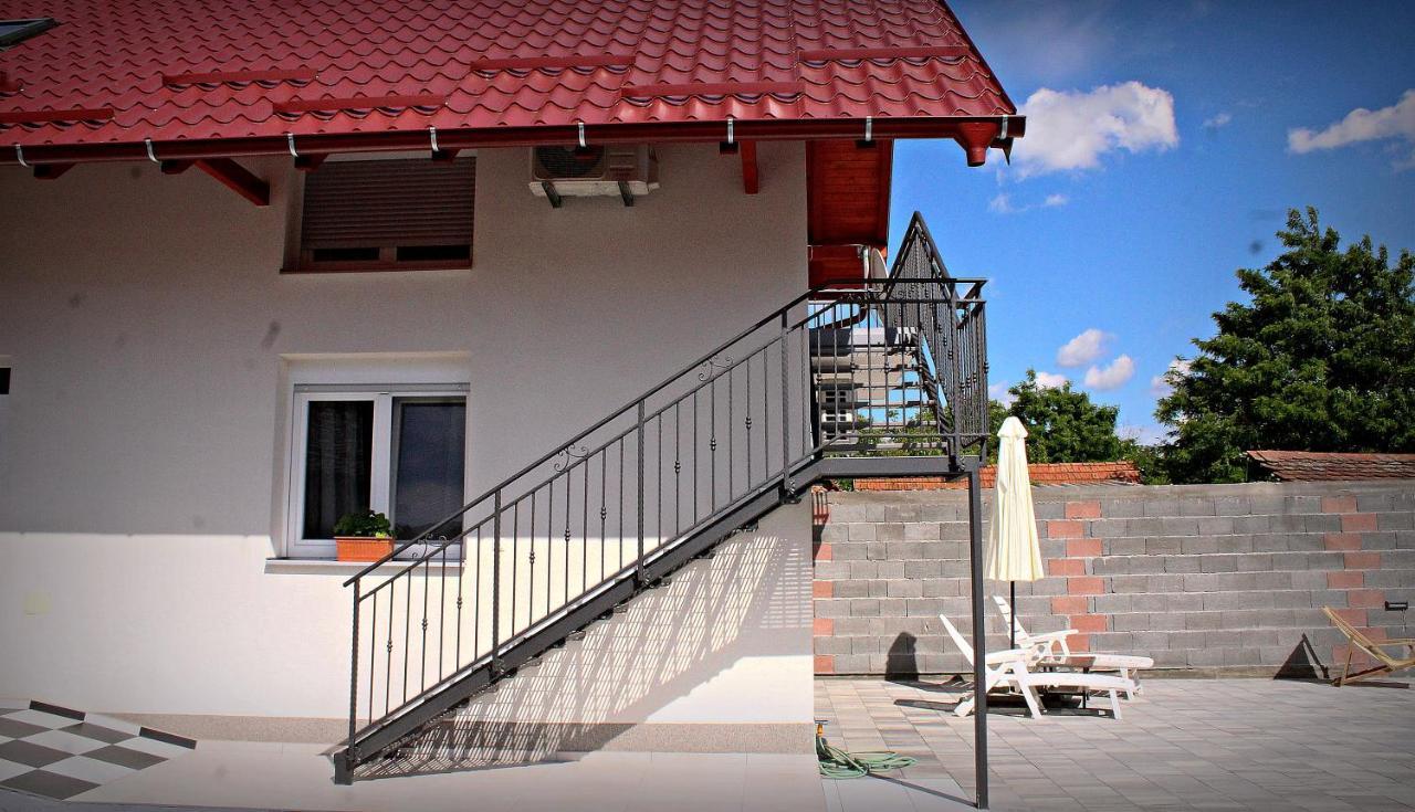 Bed and Breakfast Yosefsfeld Kutjevo Екстер'єр фото